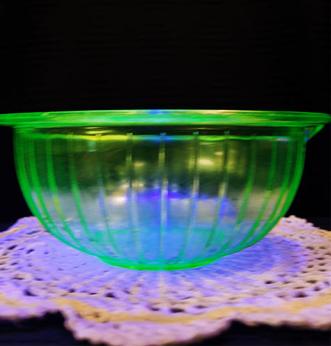 Vintage Hazel Atlas Green Depression Glass Ribbed Mixing Bowl Pour Spout Uranium Glass 1930s