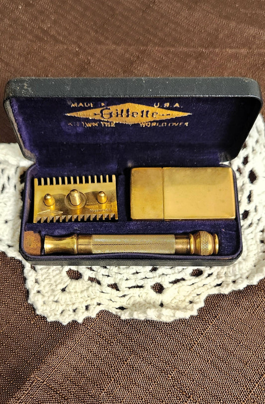 Never Used Vintage Gillette Double Edge Razor Complete Set in Case