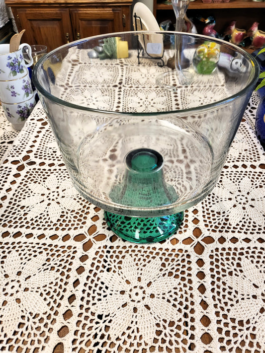 Vintage Anchor Hocking Monaco Footed Trifle Bowl With A Green Teal Base. 3quarts