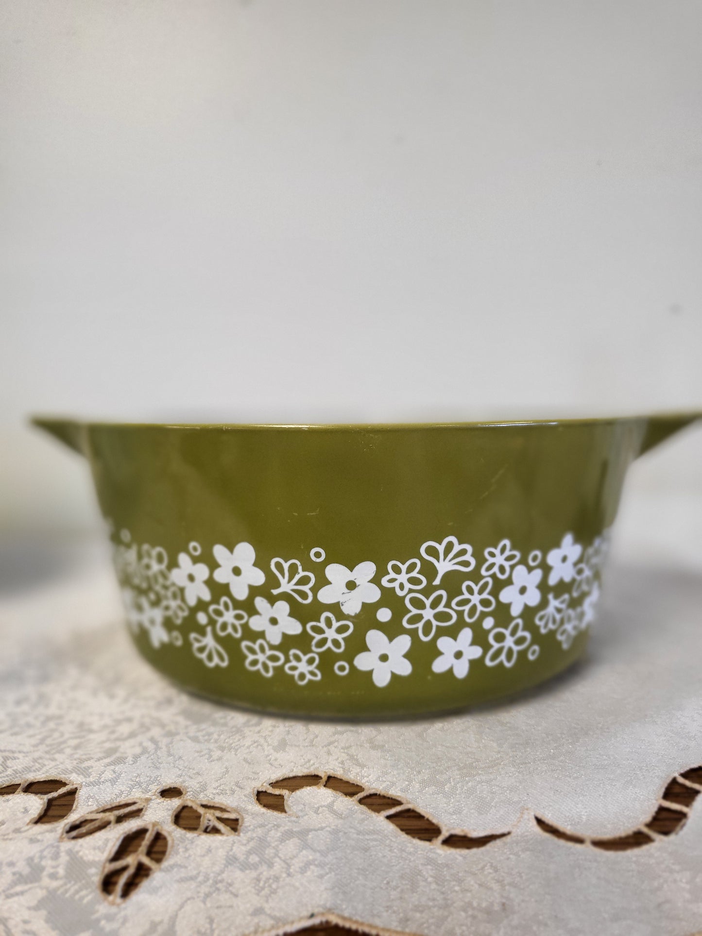 Pyrex Crazy Daisy Spring Blossom 475 B Casserole Dish