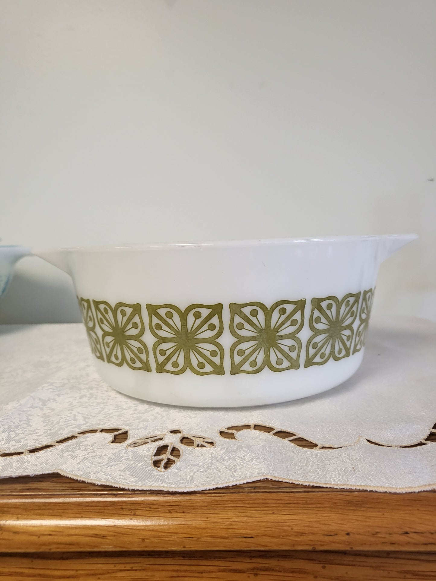 Vintage Pyrex Verde Square Flower 475 B Casserole Dish 2.5 qt