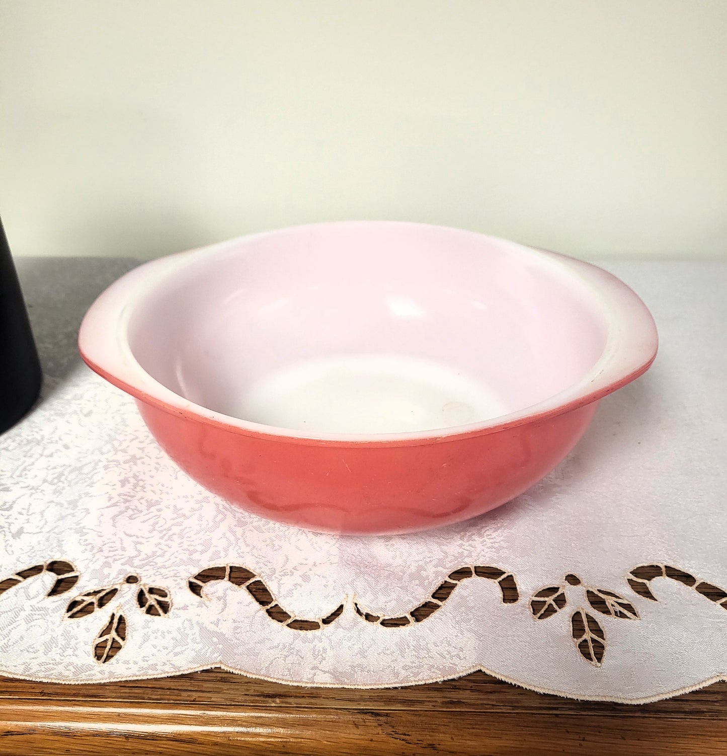 Vintage Pyrex Flamingo Pink 2 Quart Round Casserole Dish, model #024