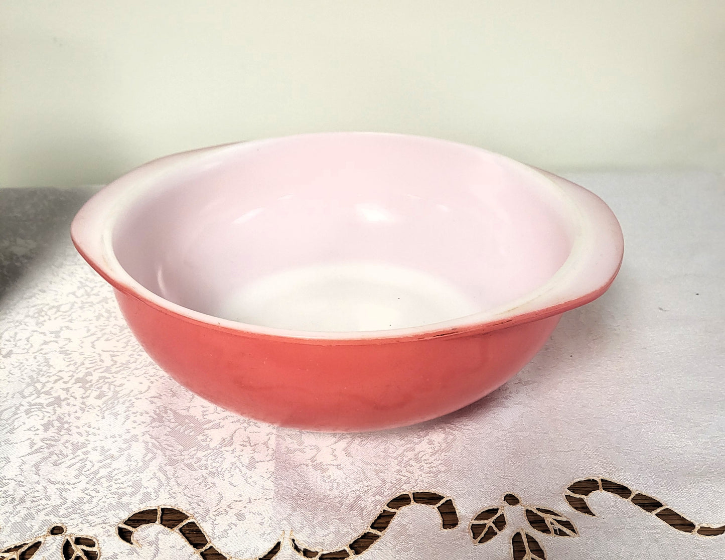 Vintage Pyrex Flamingo Pink 2 Quart Round Casserole Dish, model #024