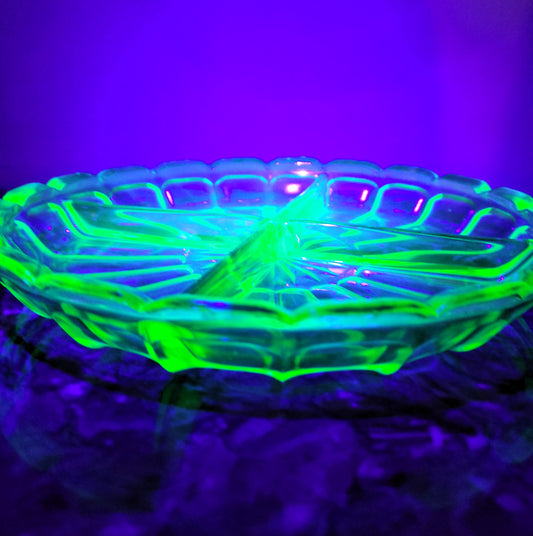 Vintage 7.25" Diamond Glassware "Victory" Green Uranium Glass Divided Relish Dish - 1929-1931