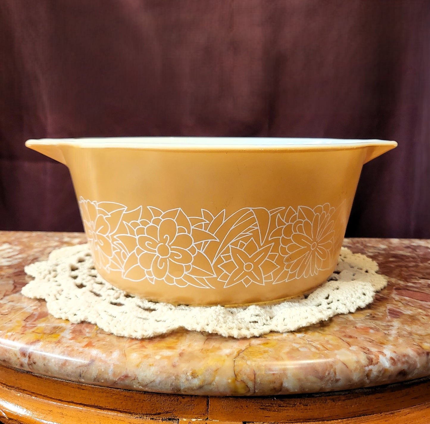 Vintage Tan Pyrex Woodland Casserole dish 474-B