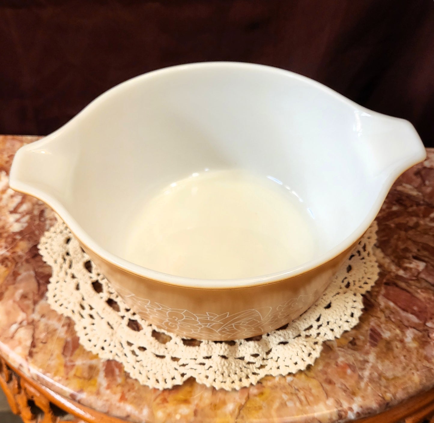 Vintage Tan Pyrex Woodland Casserole dish 474-B