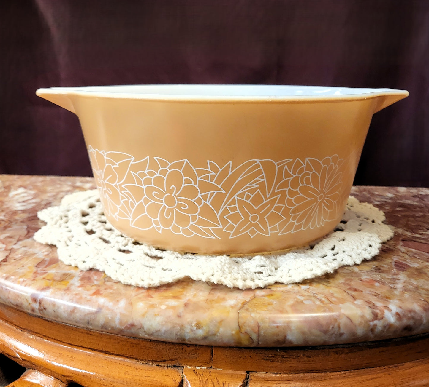 Vintage Tan Pyrex Woodland Casserole dish 474-B