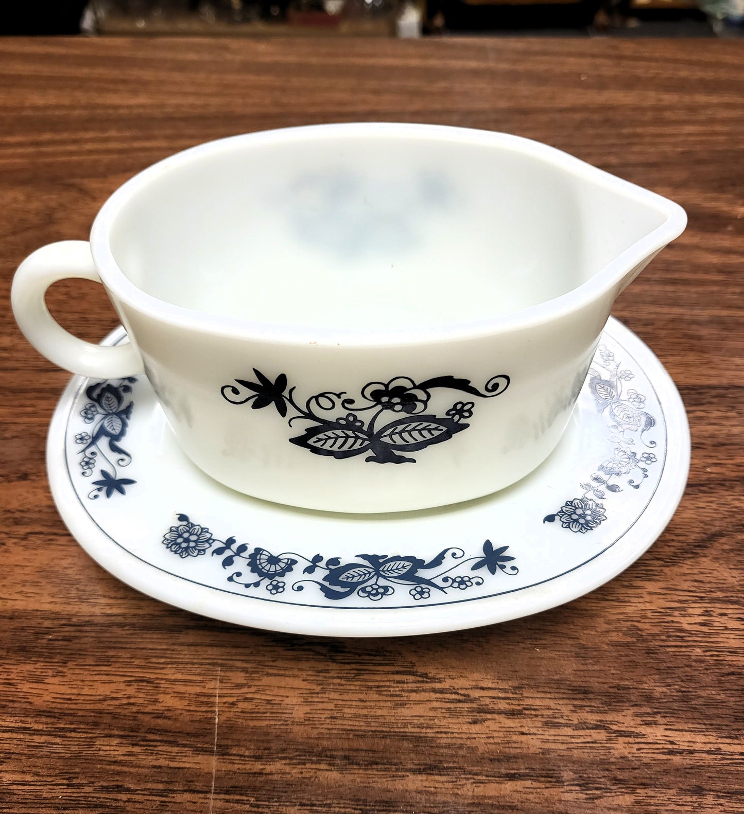 Vintage Pyrex gravy boat and underplate "Old Town Blue" pattern
