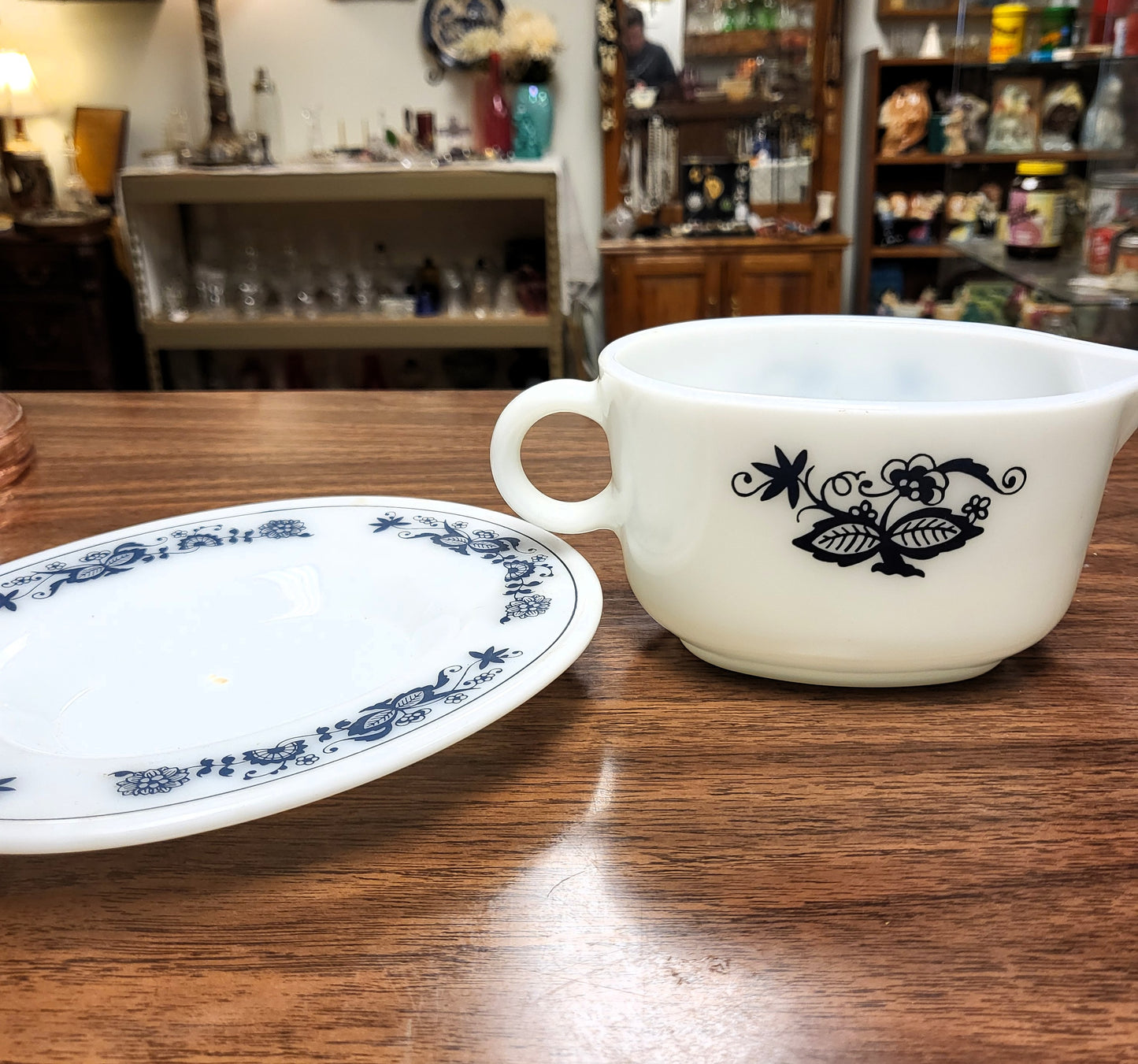 Vintage Pyrex gravy boat and underplate "Old Town Blue" pattern