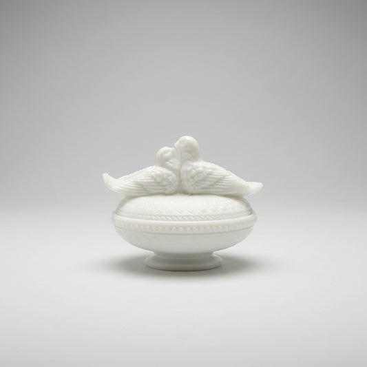 Vintage Westmoreland White Milk Glass Kissing Doves Covered Candy Dish