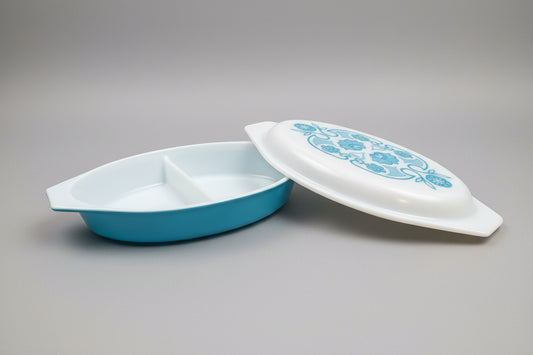 Vintage Pyrex Horizon Blue 1.5 Quart Divided Casserole Dish with Lid #465, 1970s Retro Kitchenware