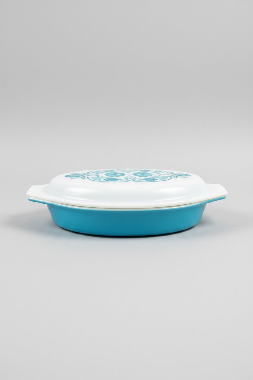 Vintage Pyrex Horizon Blue 1.5 Quart Divided Casserole Dish with Lid #465, 1970s Retro Kitchenware