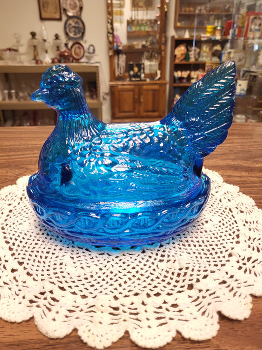Vintage L.E. Smith Capri Blue Glass Hen on Nest Covered Dish