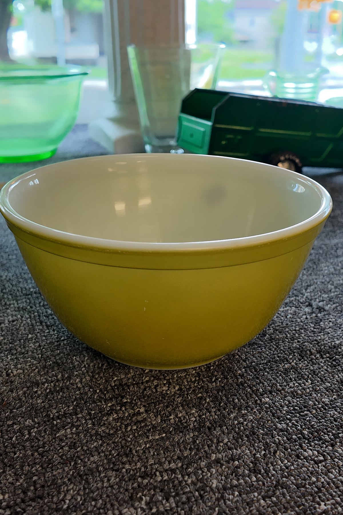 Vintage Pyrex Verde Avocado Green 402 Mixing Bowl 1.5 Quart Milk Glass Nesting Bowl 1-1/2 Qt Mid Century Modern Retro Kitchen USA'