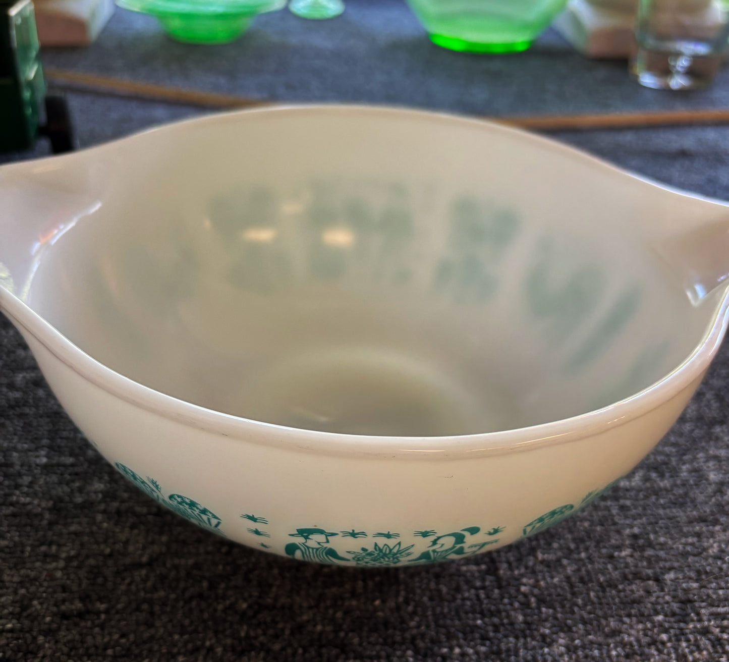 Vintage Pyrex 443 Amish Butterprint Cinderella Mixing Bowl 2.5 Qt Turquoise on White